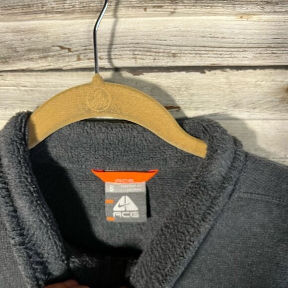 Vintage Nike ACG Sweatshirt - Picture 5 of 7